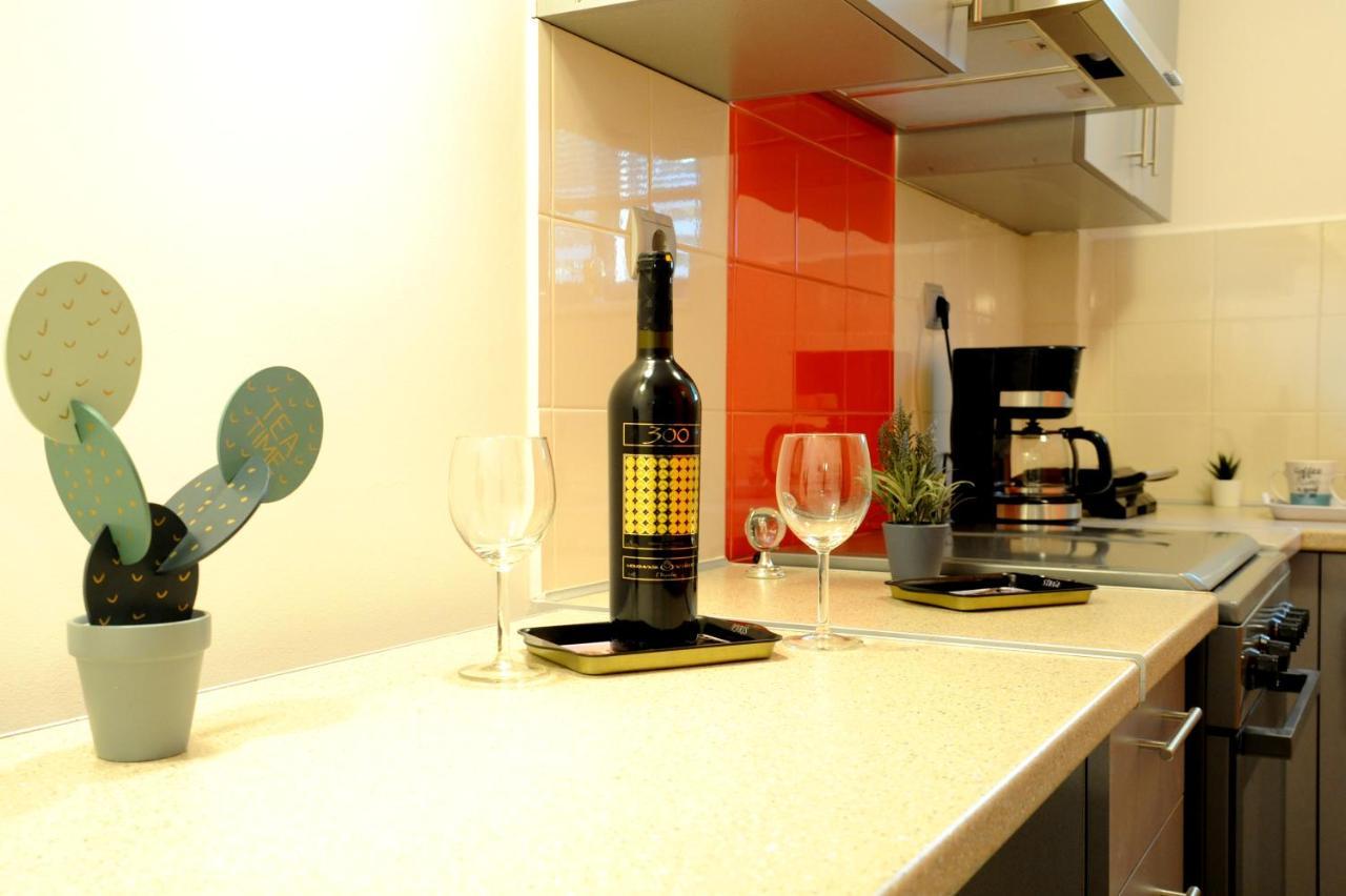 Olive And Orange Apartment Mystras Eksteriør bilde